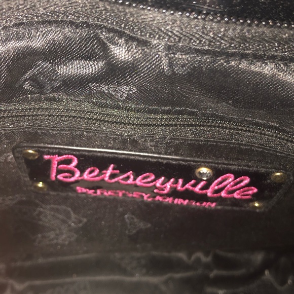 Betsey Johnson telephone purse - Picture 4 of 4